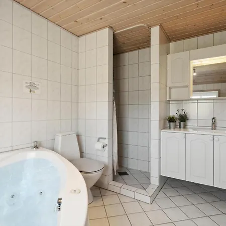 Feriehus 4 Bedroom Gorgeous In Romo *