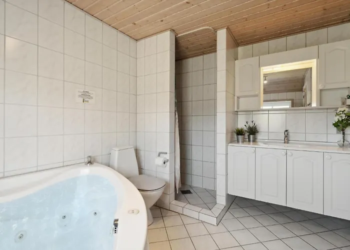 Дом отдыха 4 Bedroom Gorgeous In *