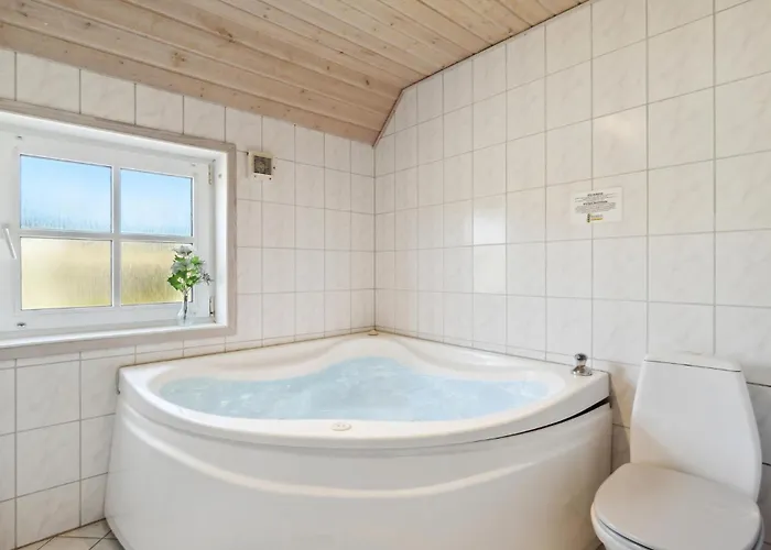 Дом отдыха 4 Bedroom Gorgeous In