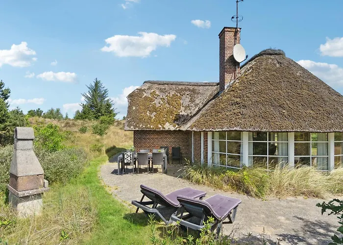 4 Bedroom Gorgeous In Дом отдыха *