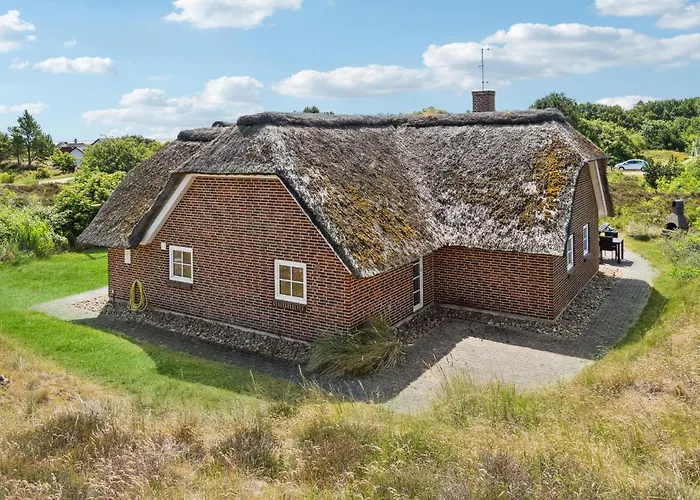 Дом отдыха 4 Bedroom Gorgeous In